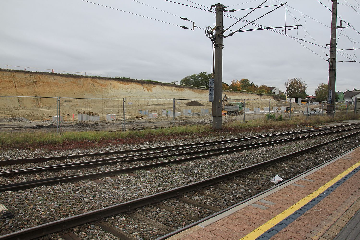 Gramatneusiedl Bahnhof_20201027_01.jpg