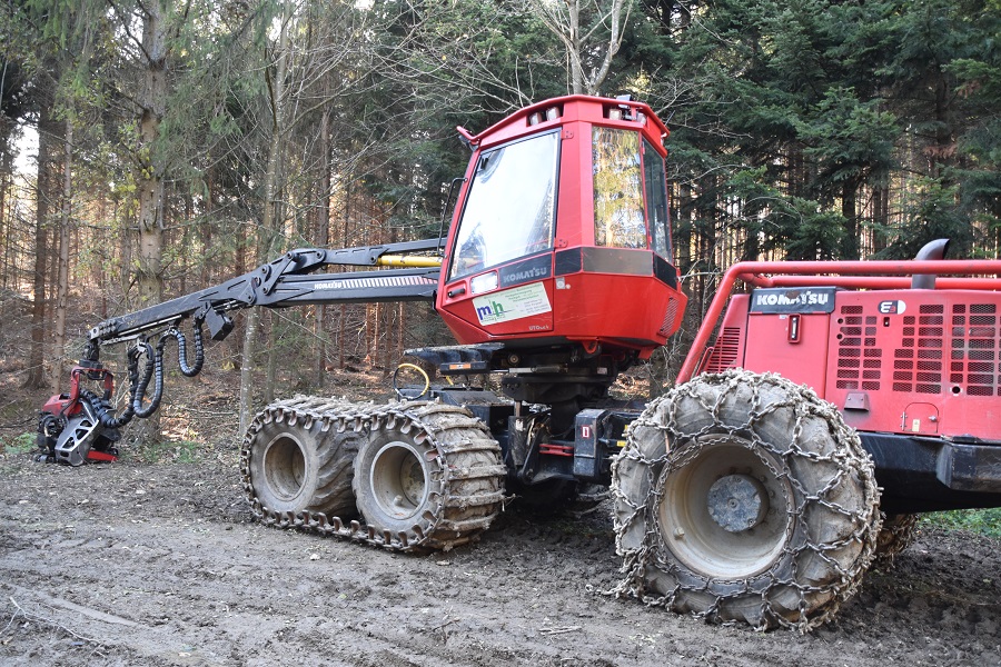 Wienerwald-06112021 - (4) - Weg A - Forstmaschinen.JPG